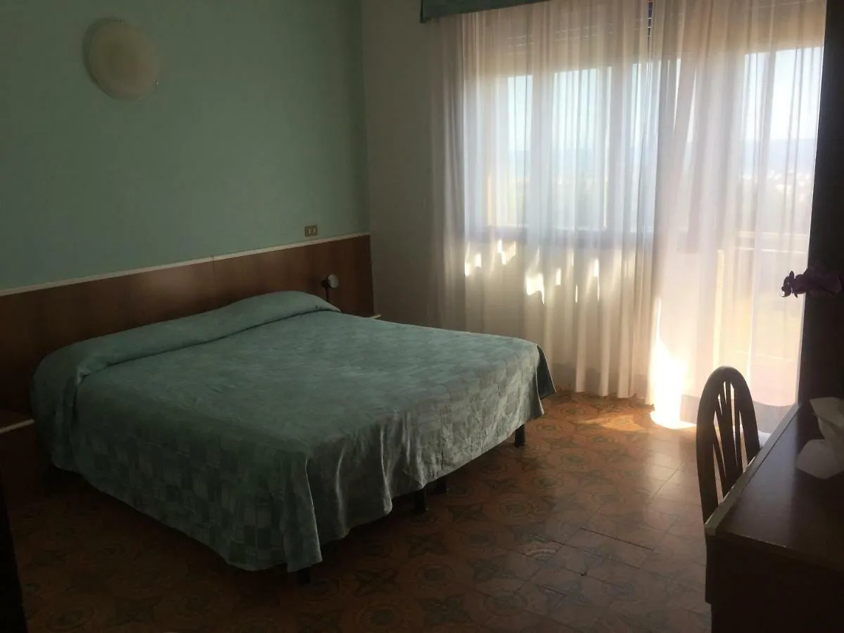 Hotel Margherita ソットマリーナ イタリア