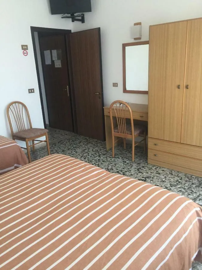 Hotel Margherita ソットマリーナ 3*,